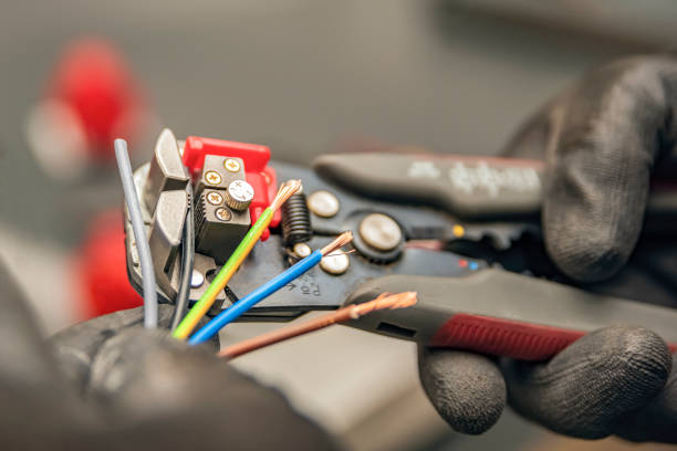 Best Best Electricians Near Me  in West Vero Corridor, FL